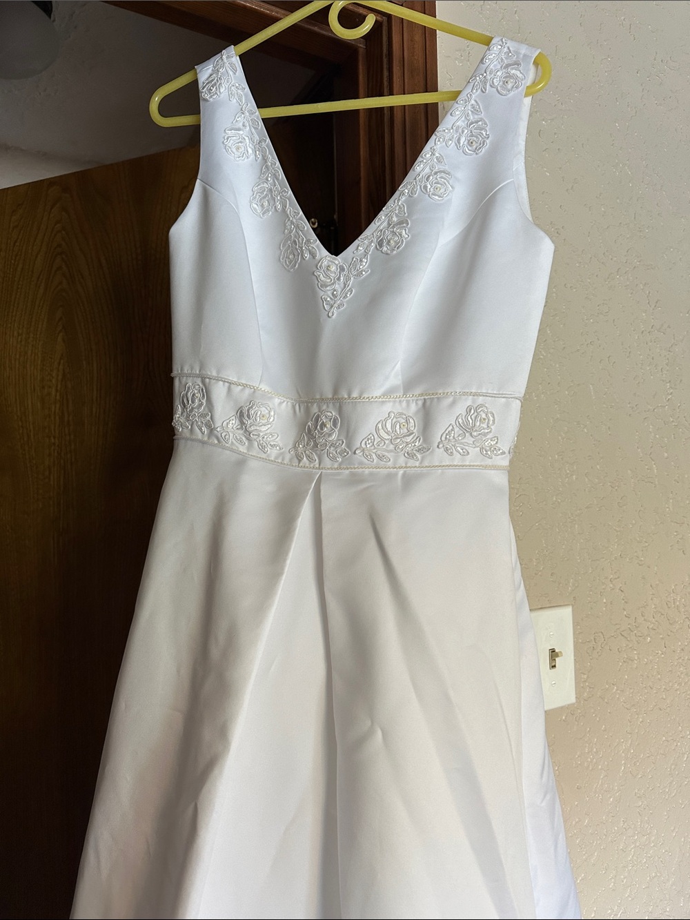 Classic White V-Neck Wedding Dress with Embroidered Waist